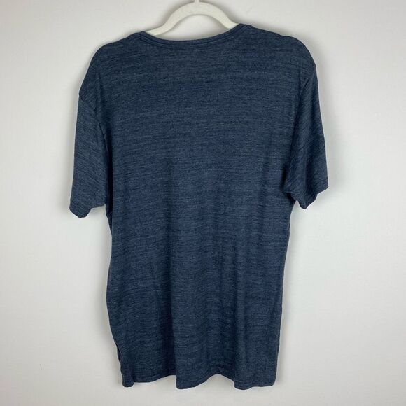 NWT NHL Stanley Cup 2015 Chicago Blackhawks tee size M - Picture 4 of 6